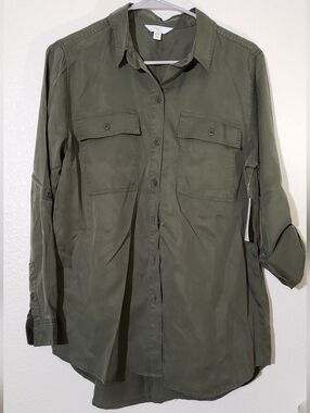 🐢 Women's Time and Tru Button Down Shirt